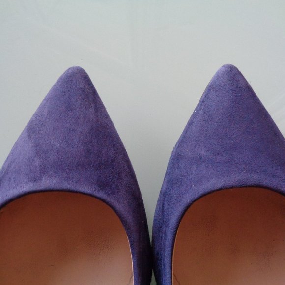 Vince Camuto Blue-Purple Suede Pointed Toe Pumps - Picture 3 of 8